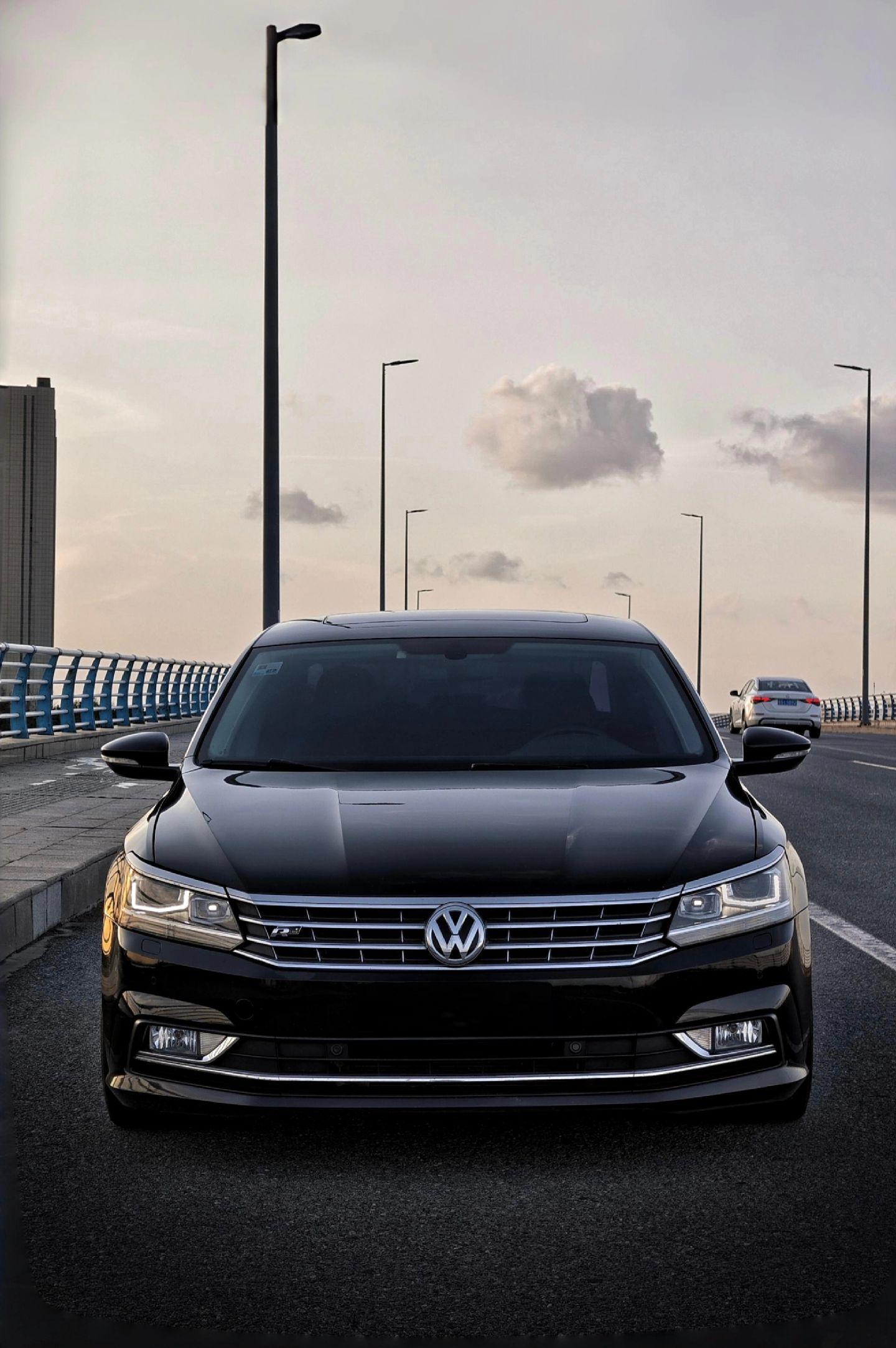 别听那些毒鸡汤了 现实有辆帕萨特就挺好了.