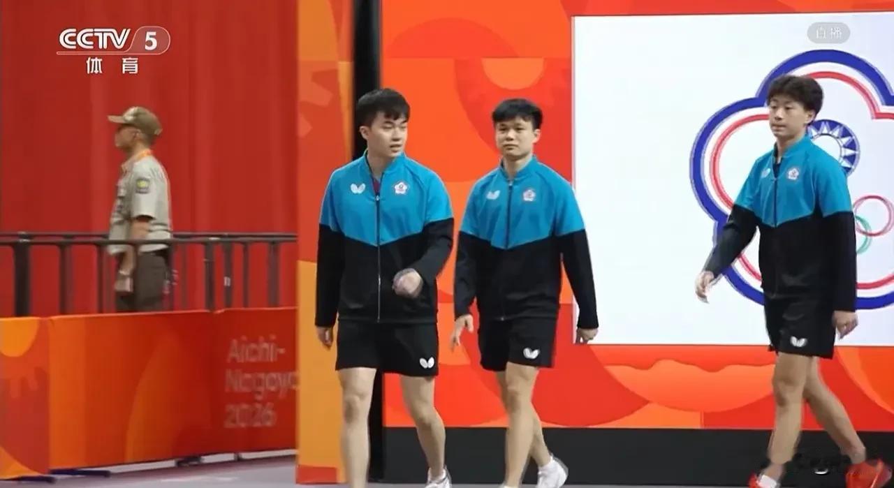 林昀儒赛后抗议和提出申诉，林诗栋0-2落后申请去厕所换衣服，为何换衣服不在现场，