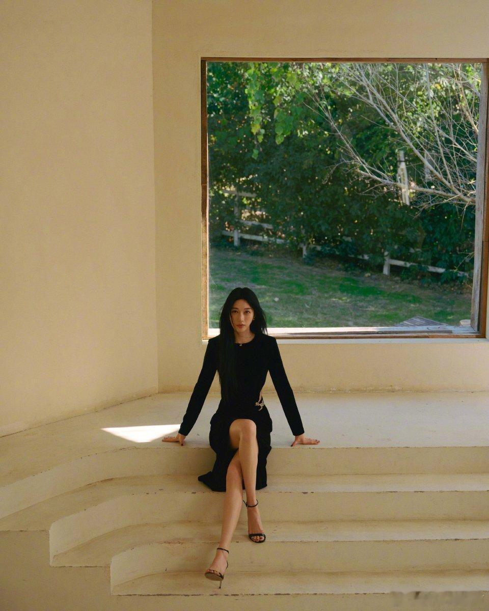 张俪 在线接单张俪姐姐还有什么惊喜是我们不知道的对于粉丝一直都是非常宠爱的张俪简