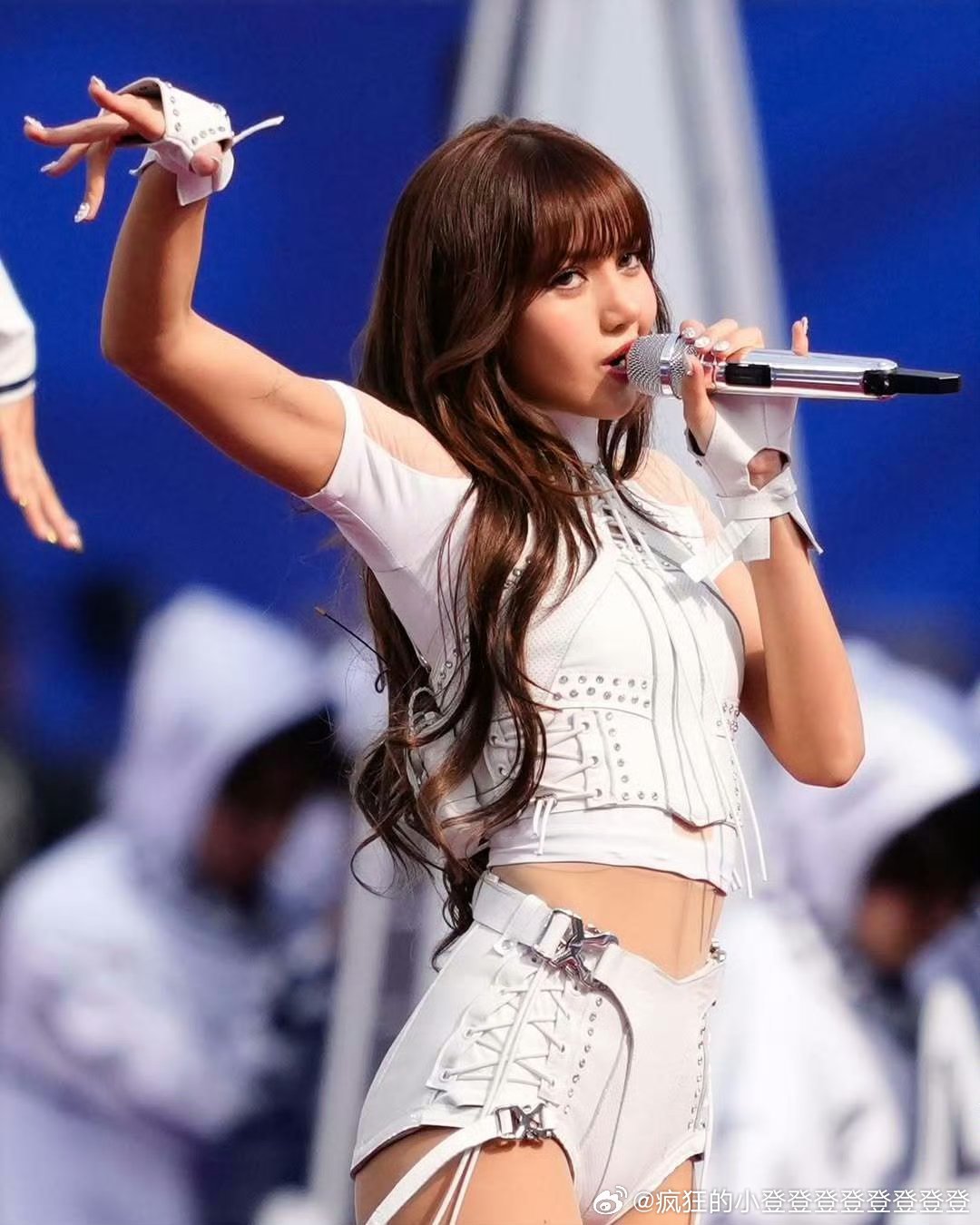 韩国网友批Lisa世界杯开幕式歌曲低俗她演唱的官方主题曲《Goals》，歌名本应