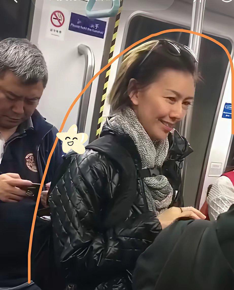 大陆的艺人，为什么能那么拽？

我最近看到有人在新加坡偶遇孙燕姿，她一个人坐地铁
