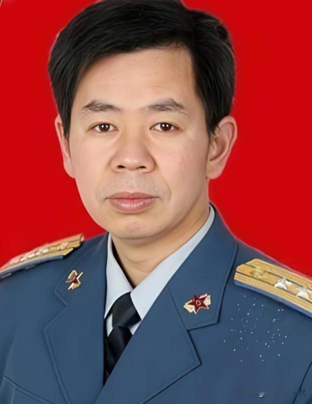 敌人的炮管都快怼到脸上了，我们的人居然还在翻书查国际法？ 戴旭大校讲的这段历史，