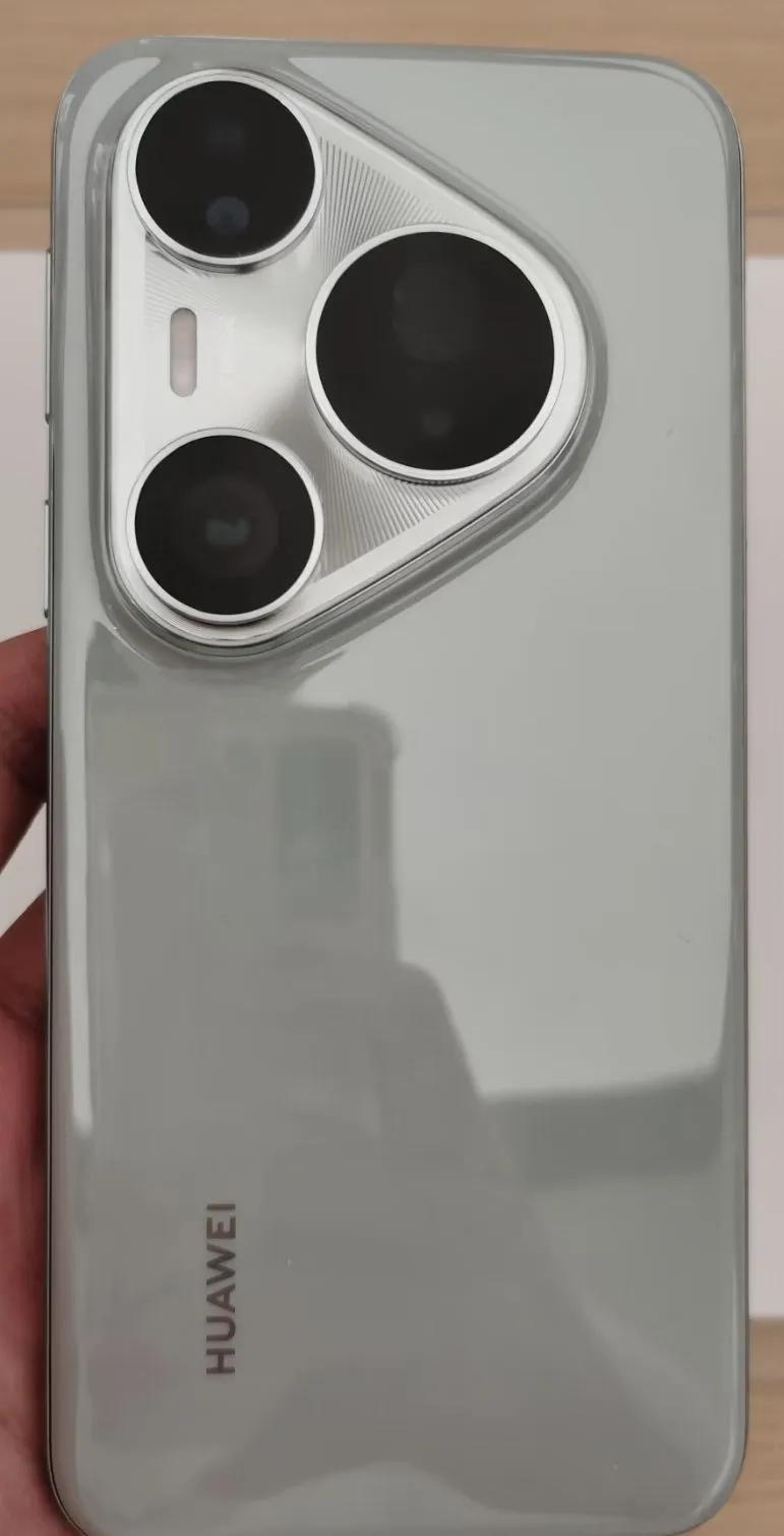 pura80pro+、pura80pro和pura80标准版的镜头deco完全没