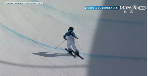 谷爱凌刷新多项纪录1、成为冬奥会历史上上，首位卫冕自由式滑雪女子U型场地金牌运动