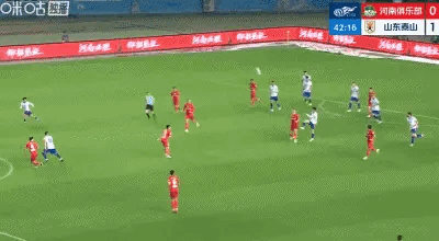 河南队vs山东泰山 上半场踢的可以，谢文能回归后，两个边路都打活了，352为主的
