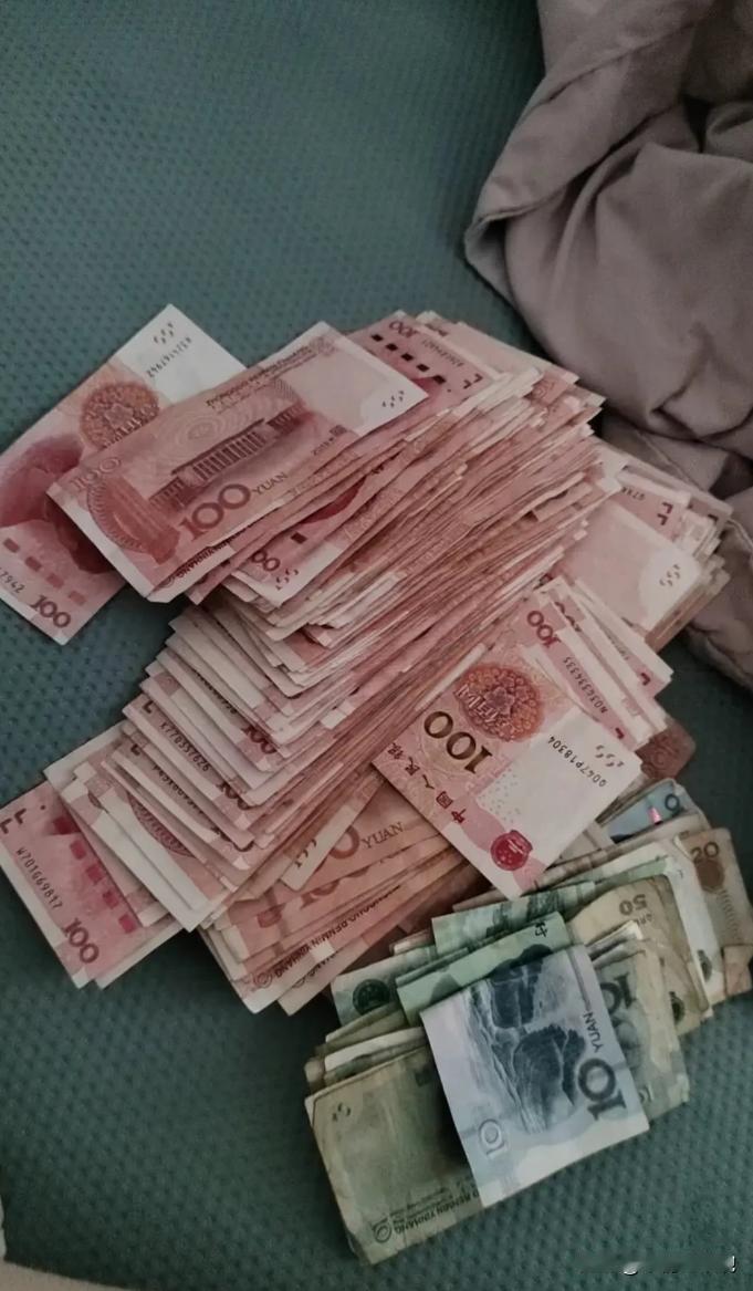 今天晚上和老婆聊天，说国家不晓得马上要不要和小日本干，我们住在东海边上，万一开火