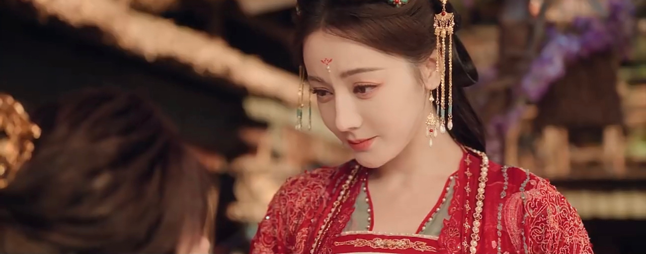 热巴终于又演古装了 终于又让我等到热巴古装剧了，好美的造型好权威的热巴，燥候贺思