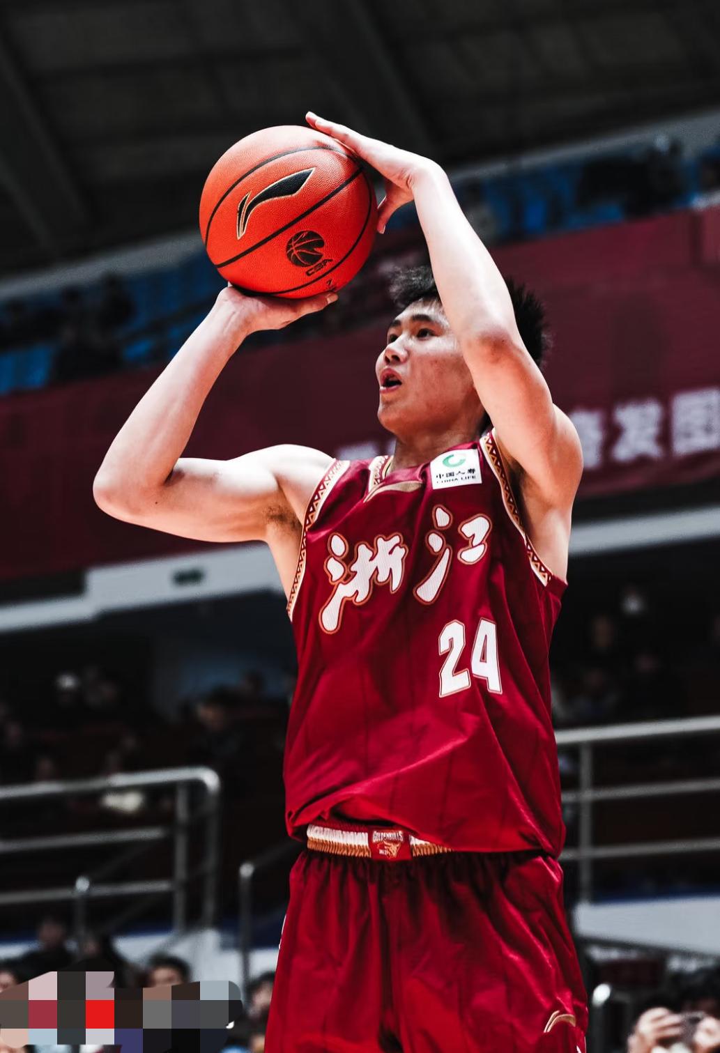 生涯夜兑现！李悦洲硬刚福建，接班吴前，今天这波够格吗？

        从赛季