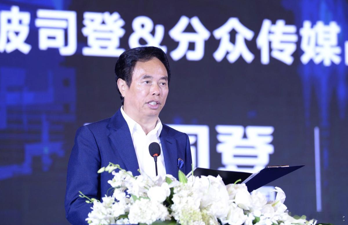 寒冬来临，羽绒服就会成为出门必备。过去两年，因为逐年走高的价格，不少年轻人选择了