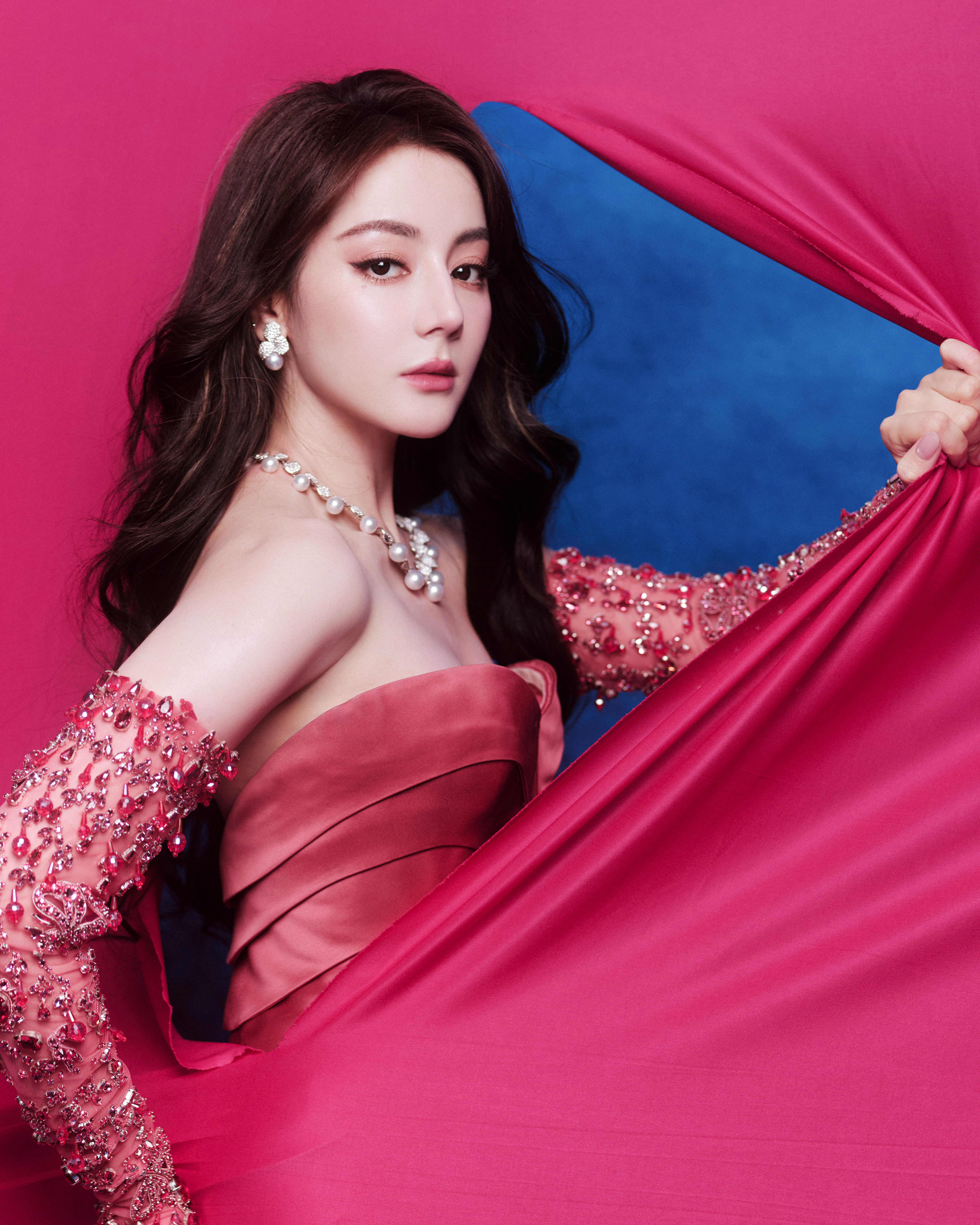 迪丽热巴迪丽热巴获最佳电视剧女演员迪丽热巴今晚是利剑玫瑰
