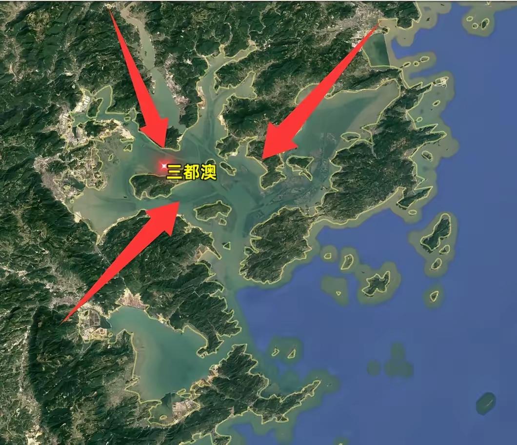 中国发现一个能停靠上百艘航母的深水港，位置太关键了！
​你敢信吗？在咱们国家的东