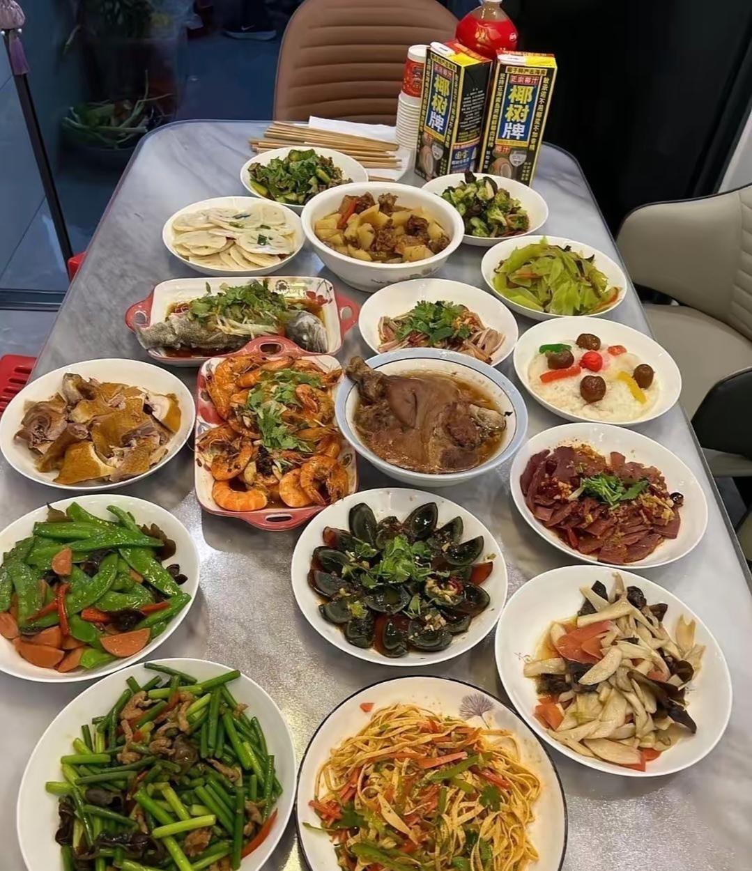 假如两家同时请你吃饭，你会去哪家