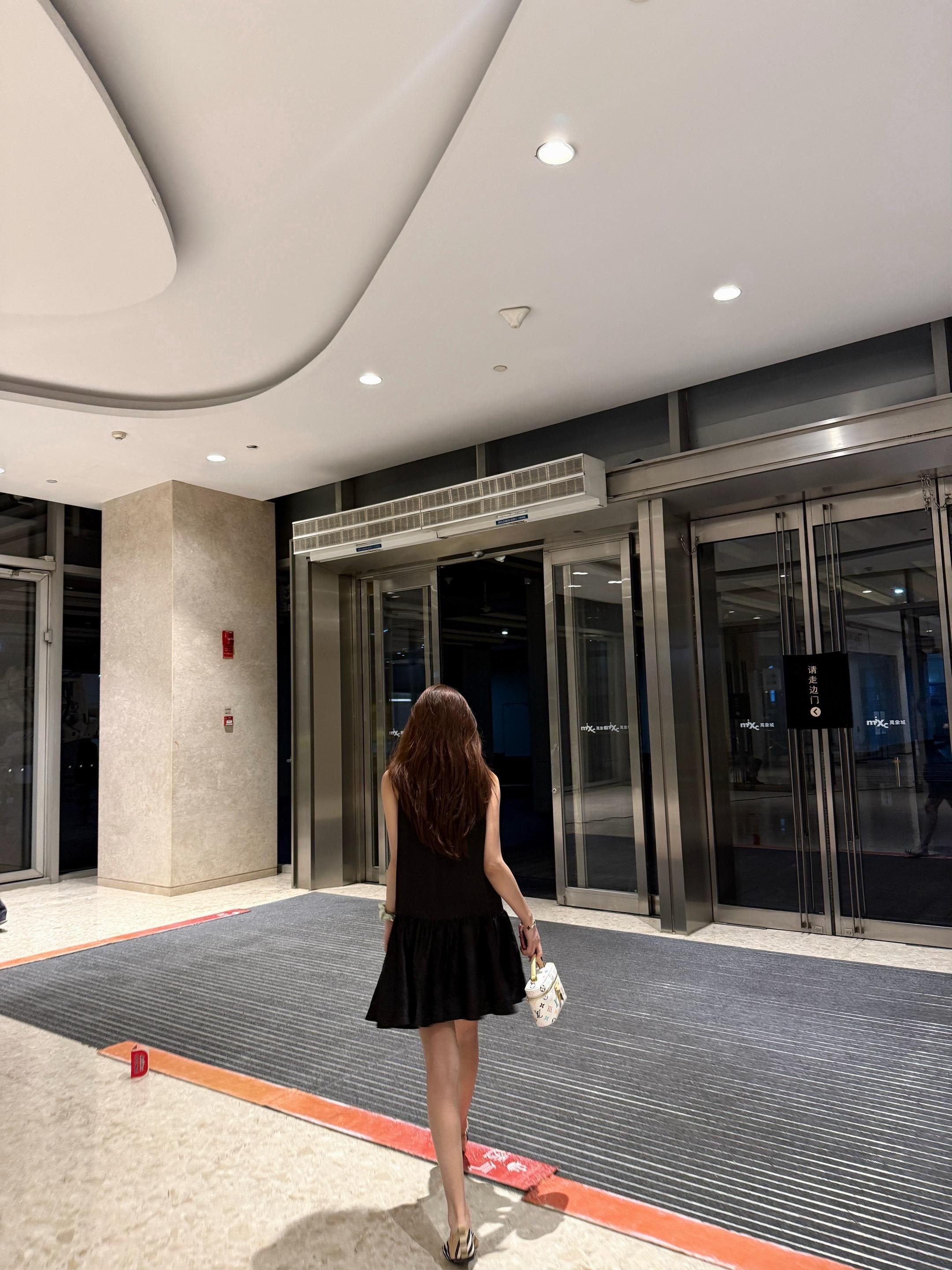 我会克服每一个 渴望躲进别人羽翼的瞬间并且温柔的告诉自己 我有翅膀