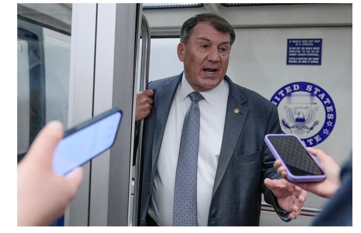 美国国会议员周六围绕有关乌克兰的和平计划陷入混乱。他们表示，美国国务卿卢比奥向他