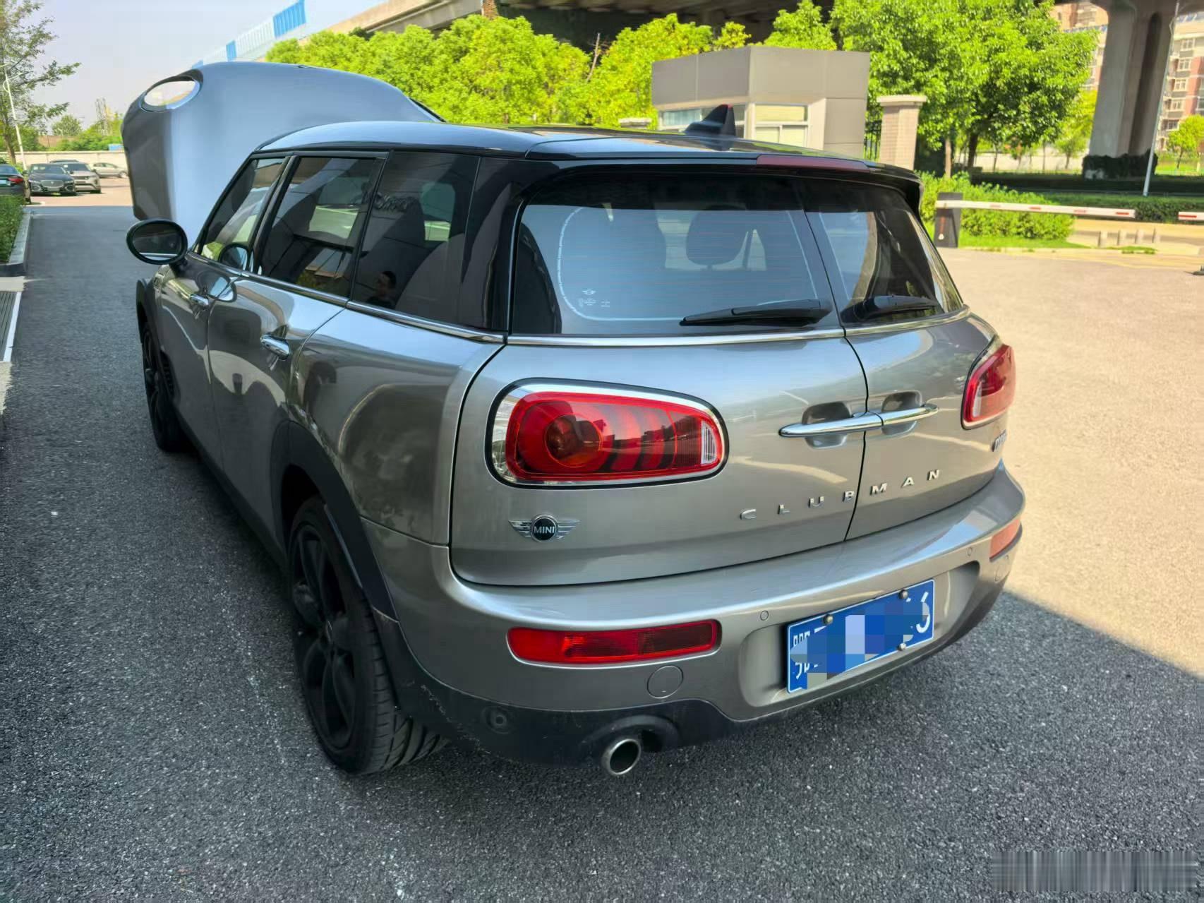 来4S店评估一台车车主准备提路虎卫士2018年上牌 Clubman31000公里