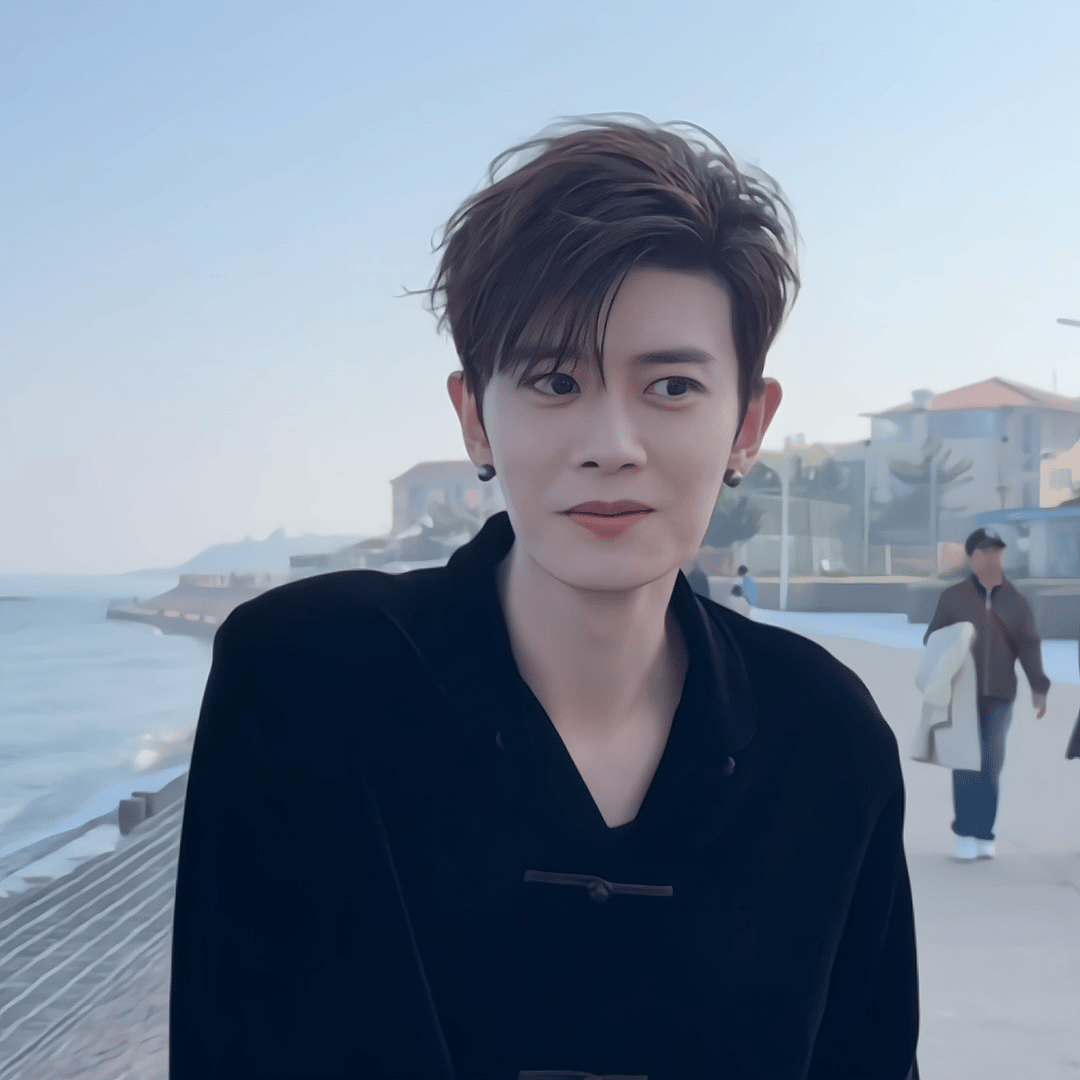 刚刚看到一张有关于[比心][比心][比心]
任嘉伦主演的《深渊无间》的图
哇，嘉