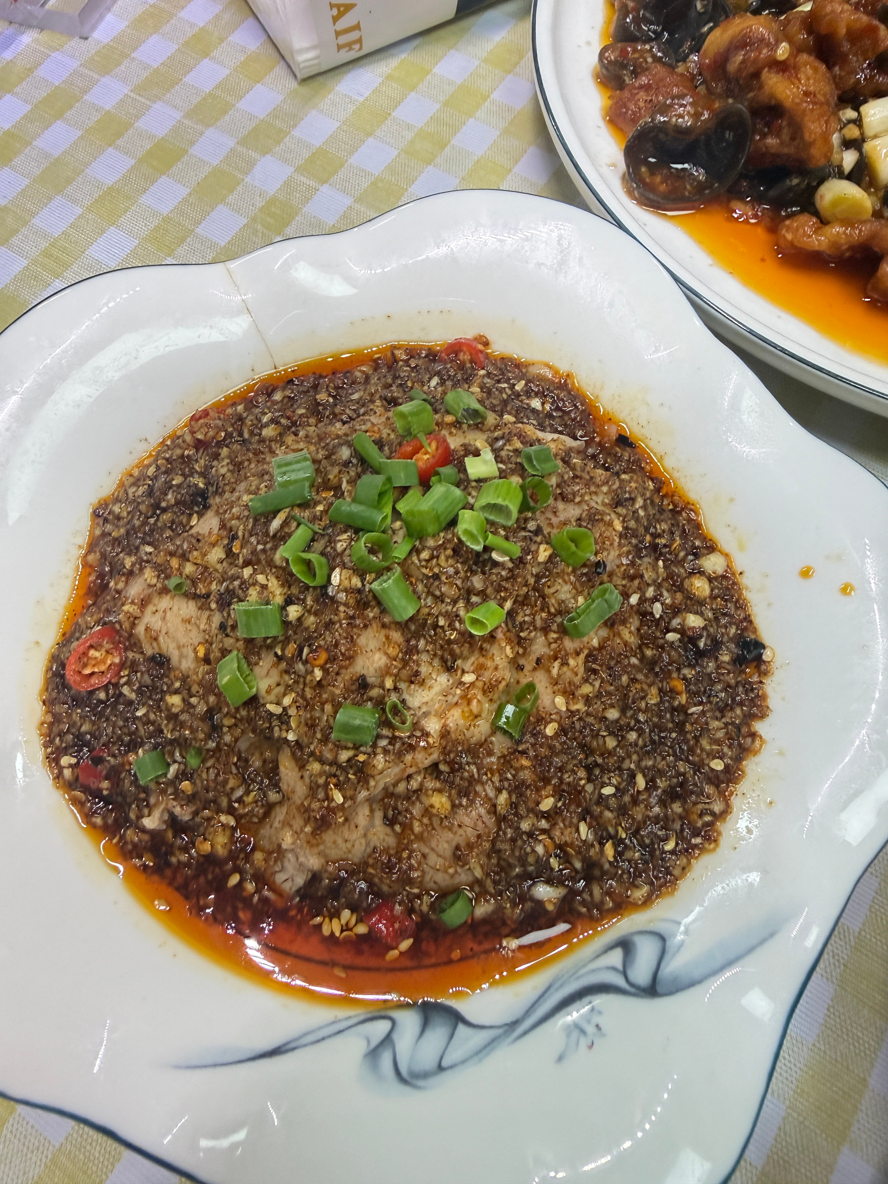 大舅为了吃有多拼他找的这家店厨房9点下班，他打电话要来点菜🐎，先把菜点了 