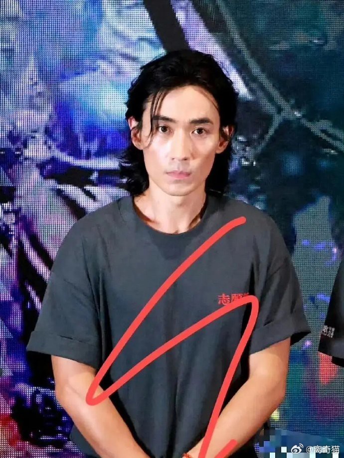朱一龙近期状态太瘦，引粉丝心疼。敬业为角色付出，也需保重身体，期待他以更好状态回