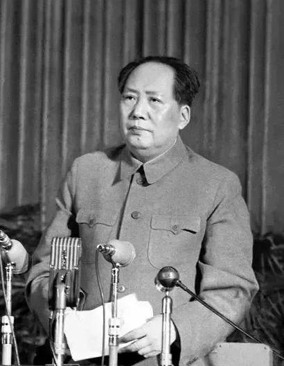 国家再富裕，军队再强大，武器再先进，若缺少一个具有民族骨气和英雄气概的领袖集体，