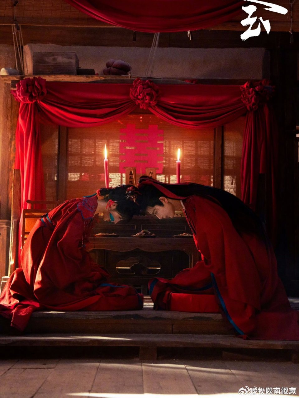 张凌赫吃了田曦薇给的青提 谢征樊长玉现代适配度满分！男帅女美同框即糖，默契甜蜜氛