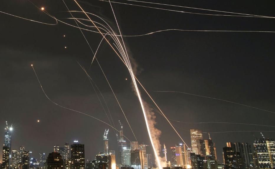 【以色列防空吃紧，高官赴美要弹药】

以色列多次声称他们的防空系统拦击率达到90