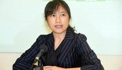 民进党女政客疯狂挑衅，不仅扬言自己不是中国人，还叫嚣“世界上没一个族叫做中华民族