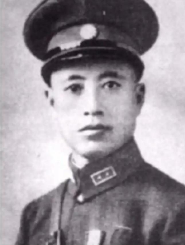 1950年沈阳，“大汉奸”夏文运被按在审问室，刚骂完他“卖国贼”，他突然掏出块磨