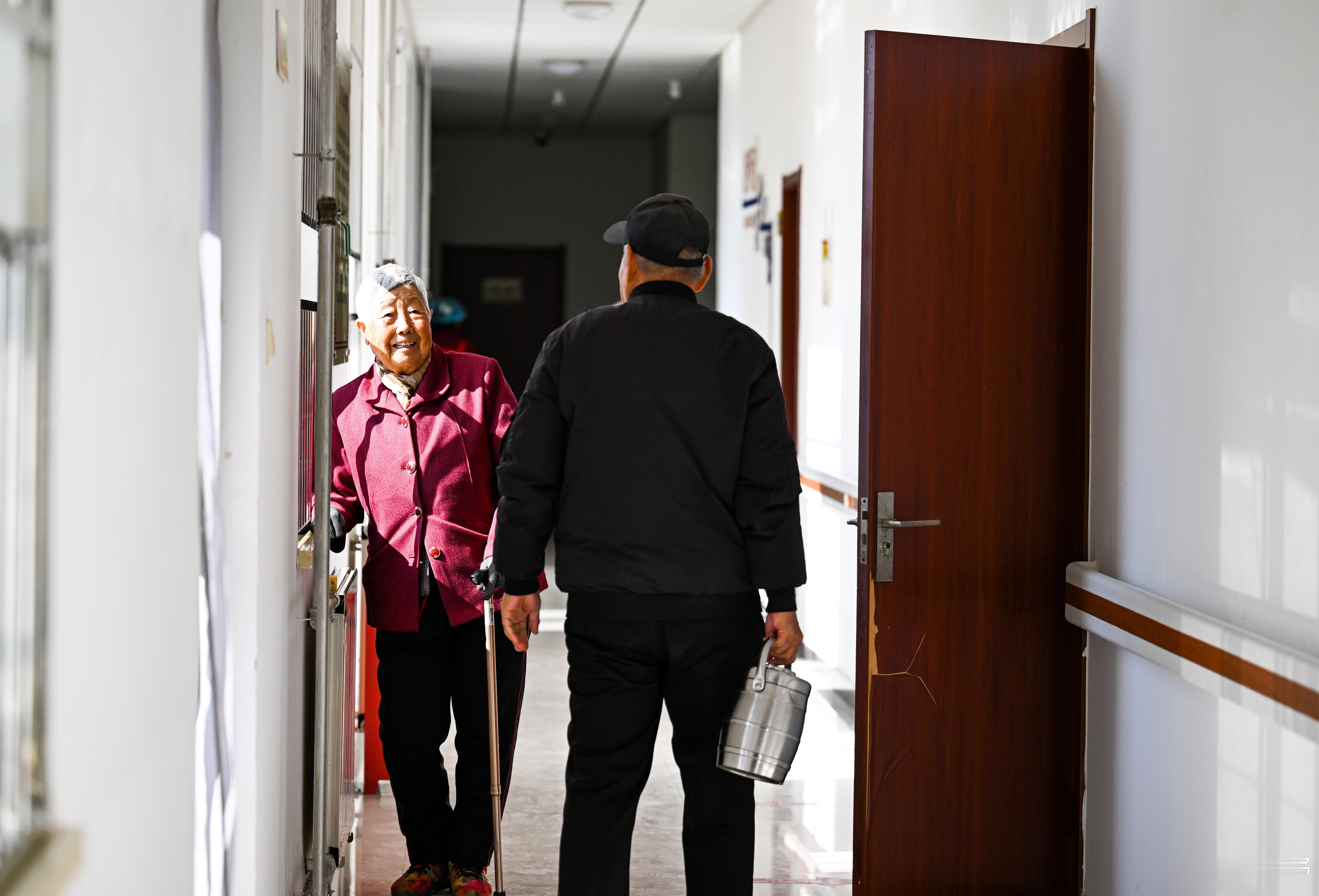 【港商观察 | 人人活到孟子年岁 中国的银行家们发现生意来了！】官方消息称，中国