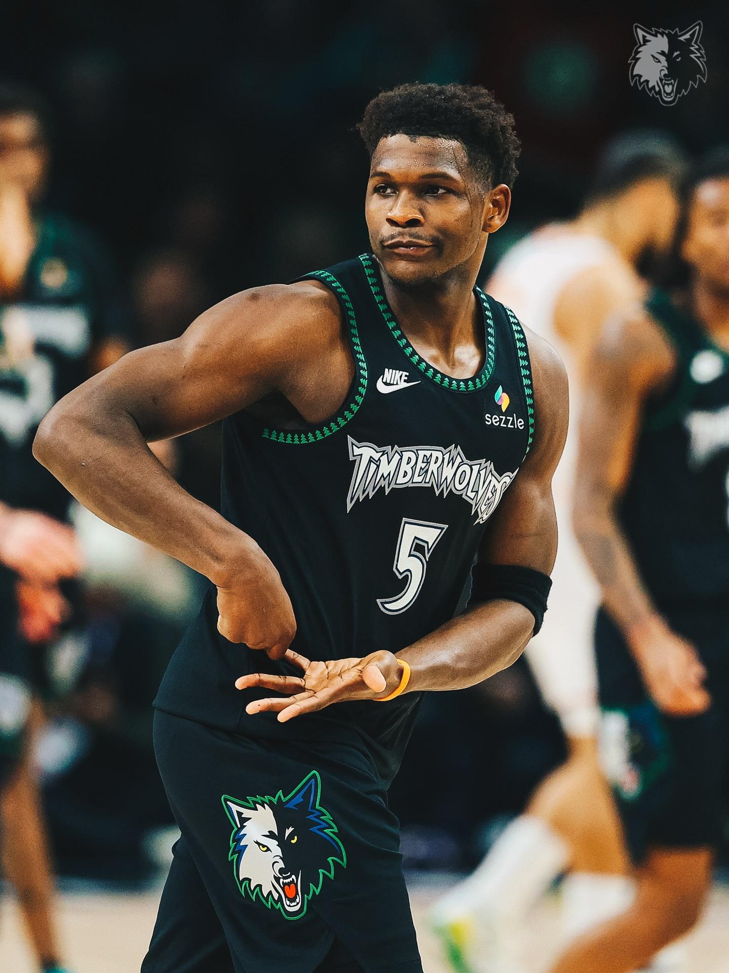 森林狼官方：爱德华兹本赛季5次砍下40+，与东契奇并列最多