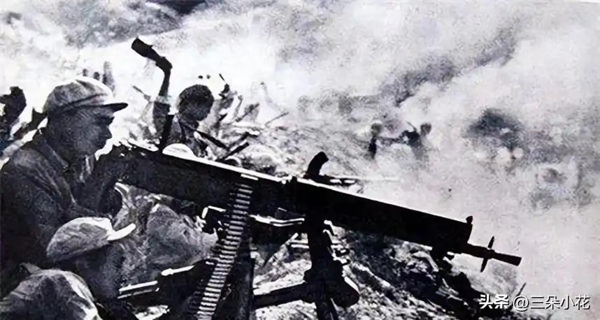 1950年长津湖战场，7名志愿军弹尽粮绝，意外获得美军丢弃的重机枪和16箱子弹，