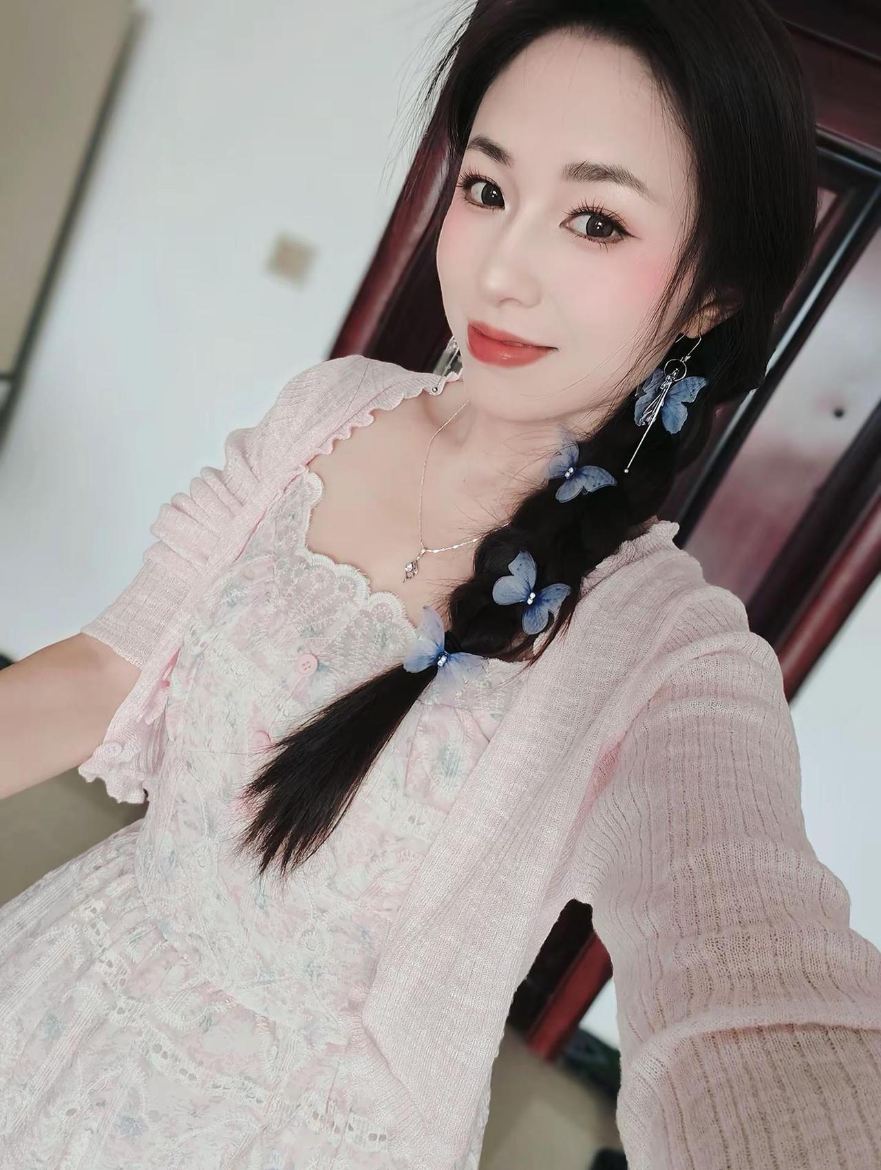 再次听到这首歌心不会再痛了吧！！一首歌一首回忆 就怕歌词入了心
