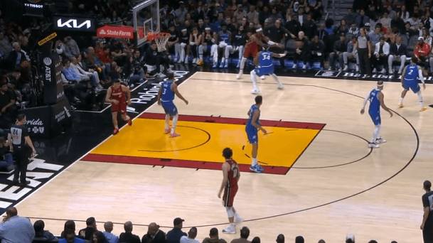 丰泰奇奥赛季最佳一役：19分钟狂射6记三分，砍下全队最高23分P1阿德巴约弧顶接