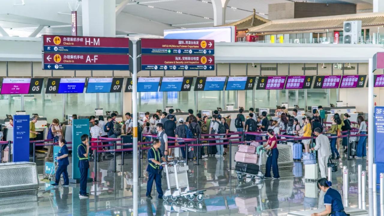 西安机场T5航站楼南侧指廊启用在即，多家航司已明确转场时间——春秋航空发布公告，