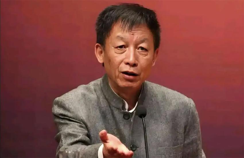 漠视中华文明数千年绵延不绝的璀璨，对当今中国日新月异的发展成就视而不见，是易中天