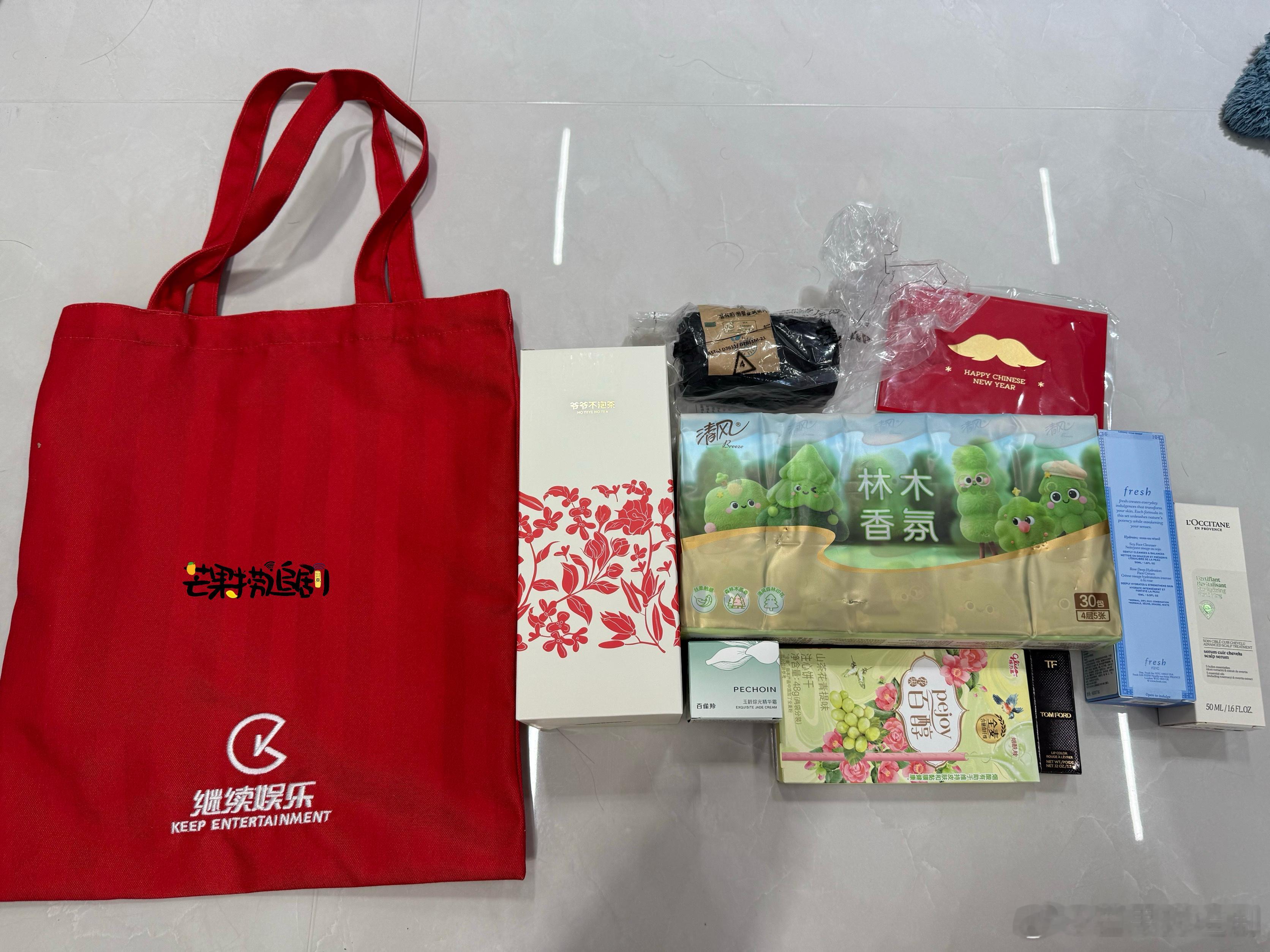 李昀锐新年礼盒拆箱分享，好实在就跟小林本人一样