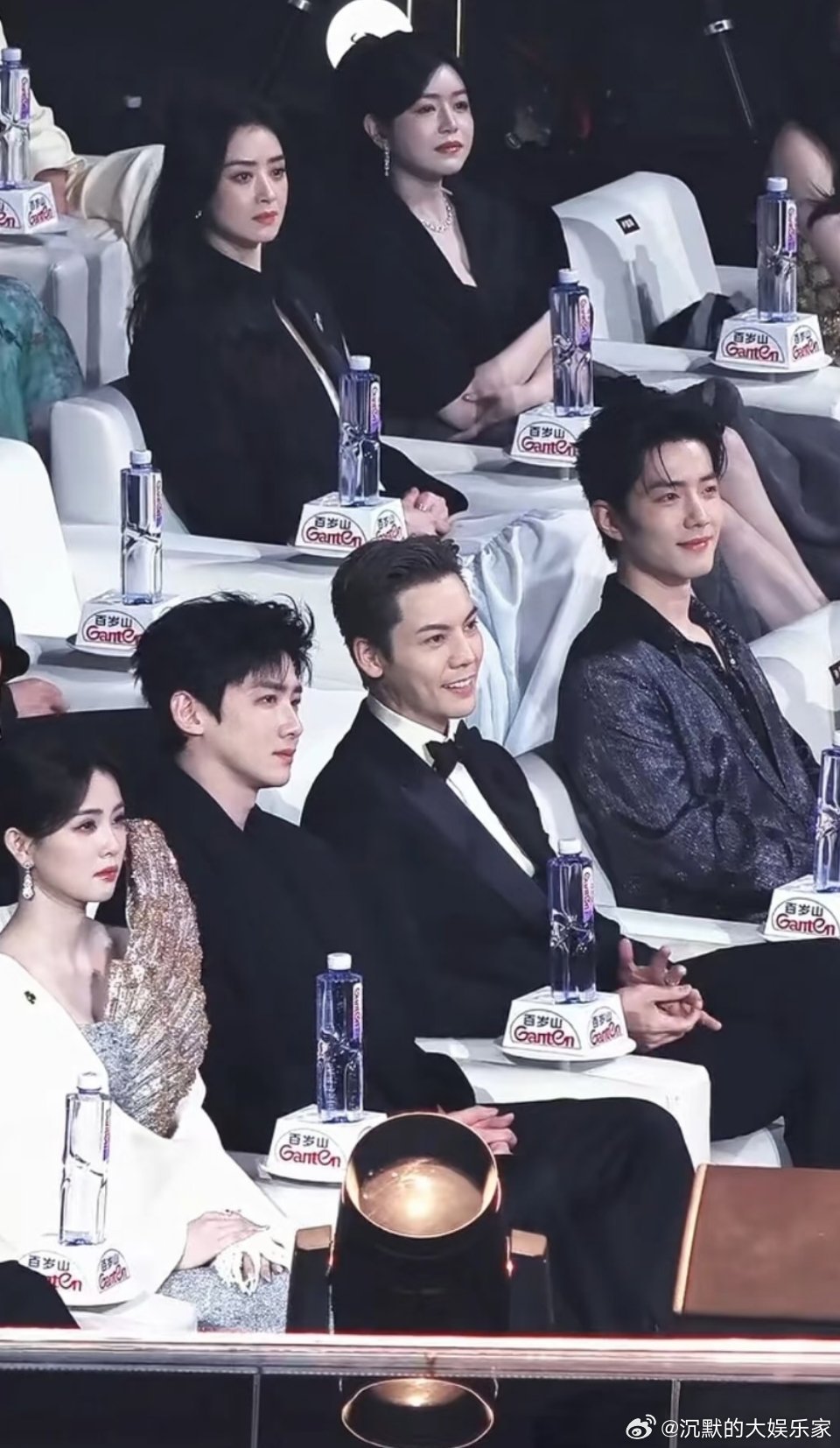 谁懂啊家人们肖战&白鹿&白敬亭品质盛典台下无彩排、无指挥、零交流三个人居然同步率