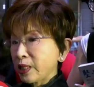 担心洪秀柱返台有危险？


洪秀柱参加阅兵返台后怎么办
赖清德放话要严办
这局面