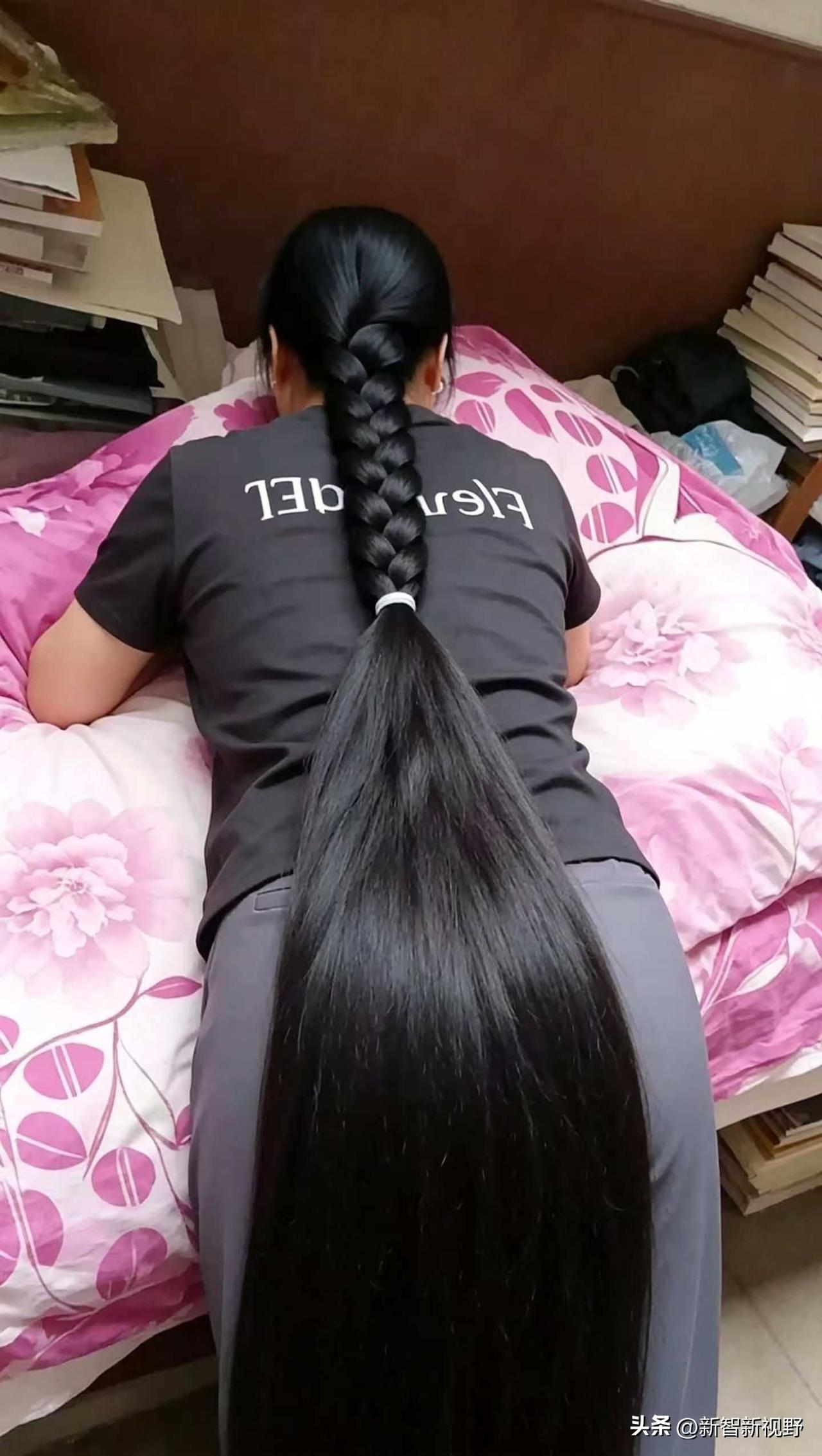 长发飘飘，少女心满满，谁说长发不能扎成麻花辫？家乡端午必吃美食 中国人吃席的画面