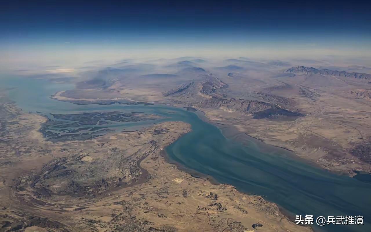 伊朗伊斯兰革命卫队宣布关闭霍尔木兹海峡后，美国中央司令部马上进行回应：“尽管伊朗