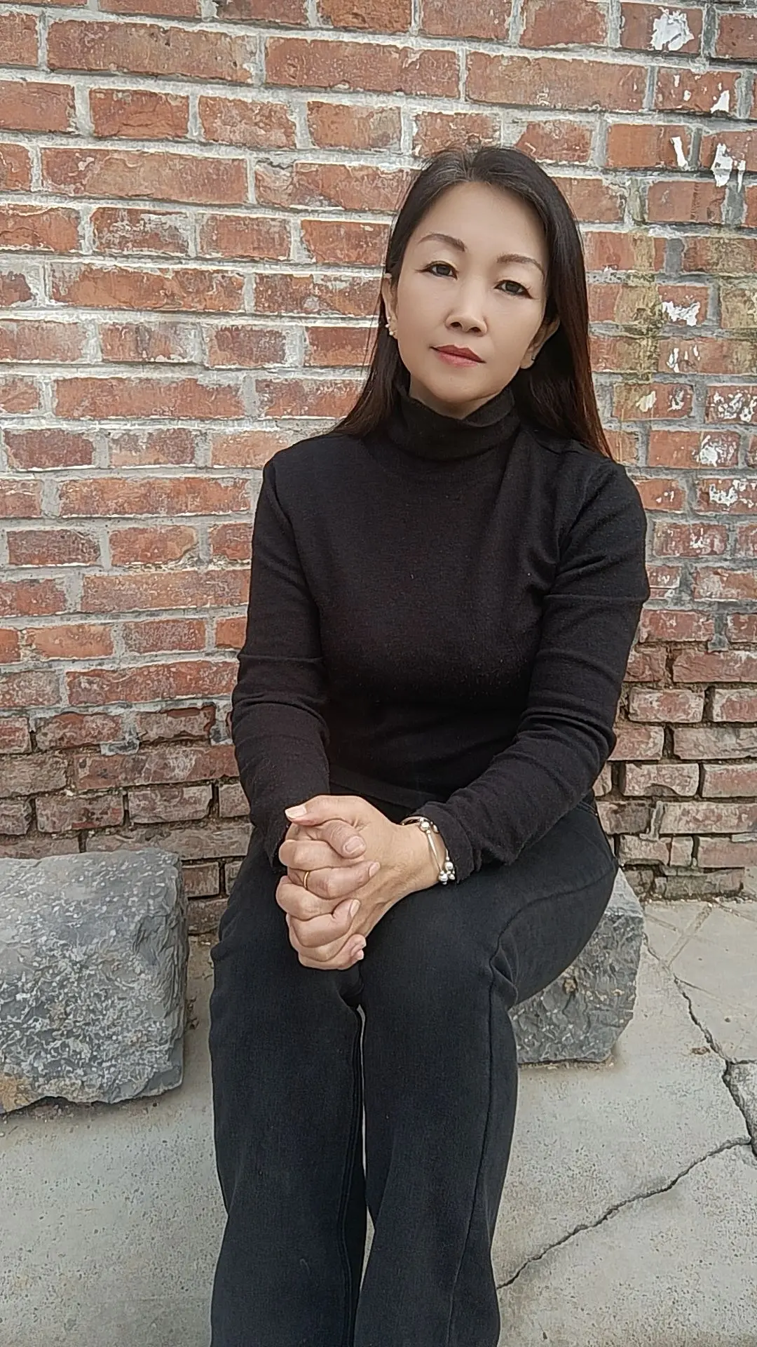 人这一辈子，有苦有乐，一定要把心放宽，好好善待自己，除了健康，什么都不...