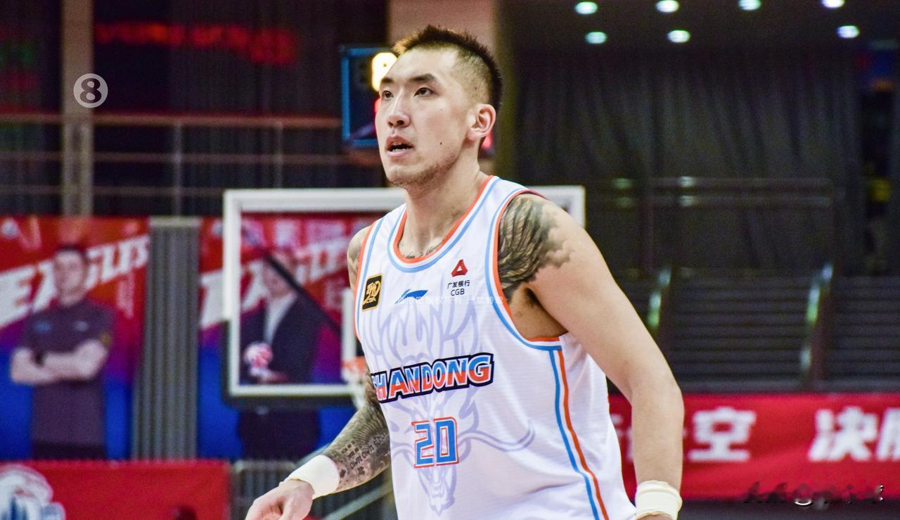 山东胜广州，为啥这么难？
本场比赛的陶汉林可谓赢球的关键砍下16分8篮板，要不然
