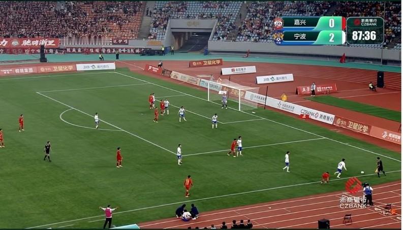 嘉兴主场输了宁波一个0:3，而上一轮湖州客场输给宁波一个1:3，这样看来，湖州在