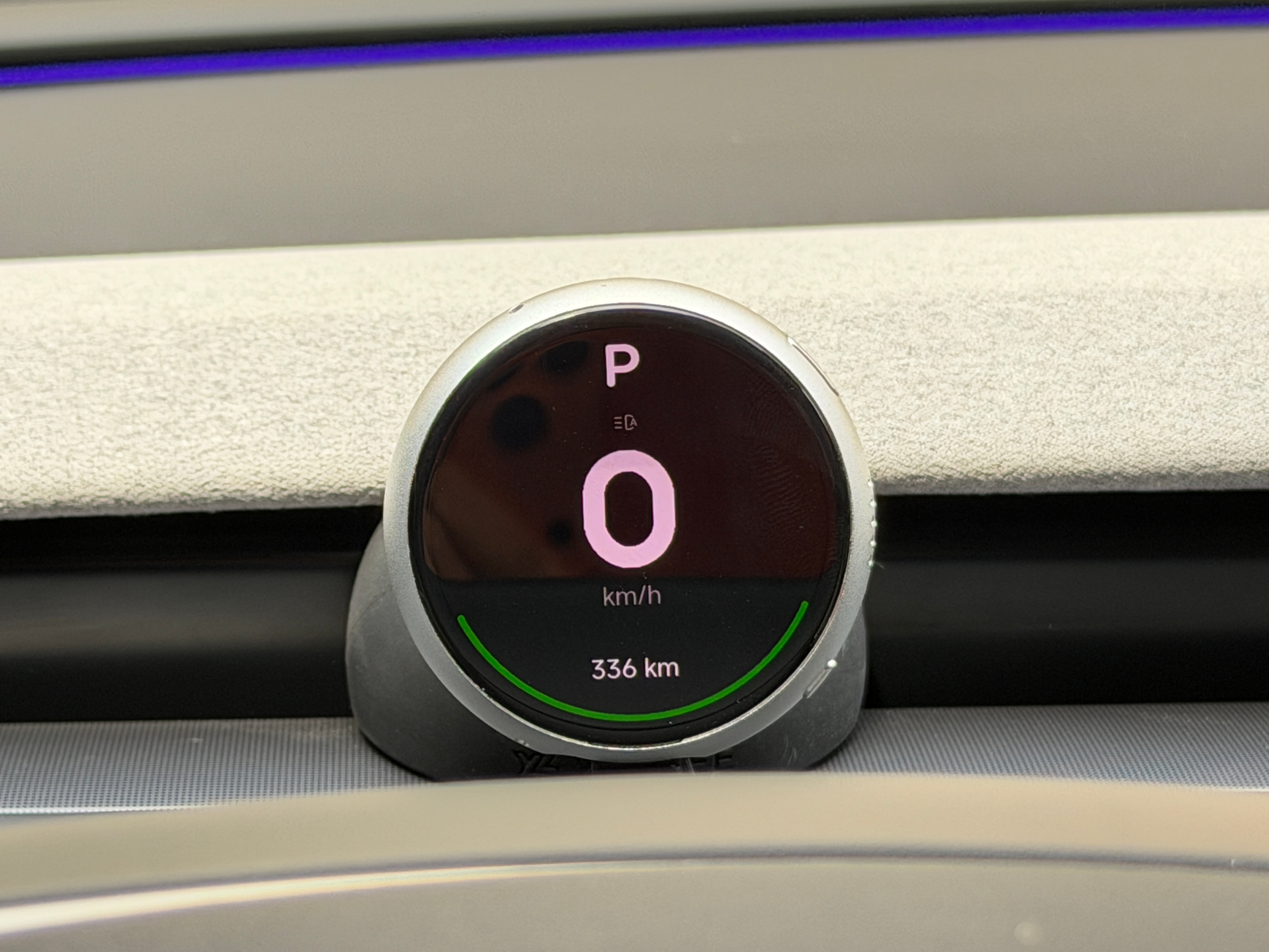 昨晚Vibe coding的，在淘宝买了个esp32的小玩意儿，把资料丢给Cod