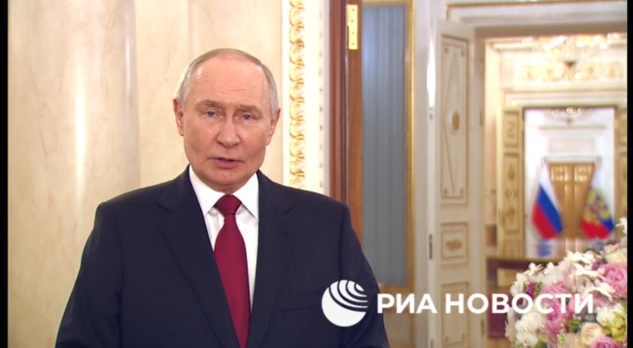 温情致敬“她力量”！普京向俄罗斯妇女致三八国际妇女节祝福
 
3月8日国际妇女节