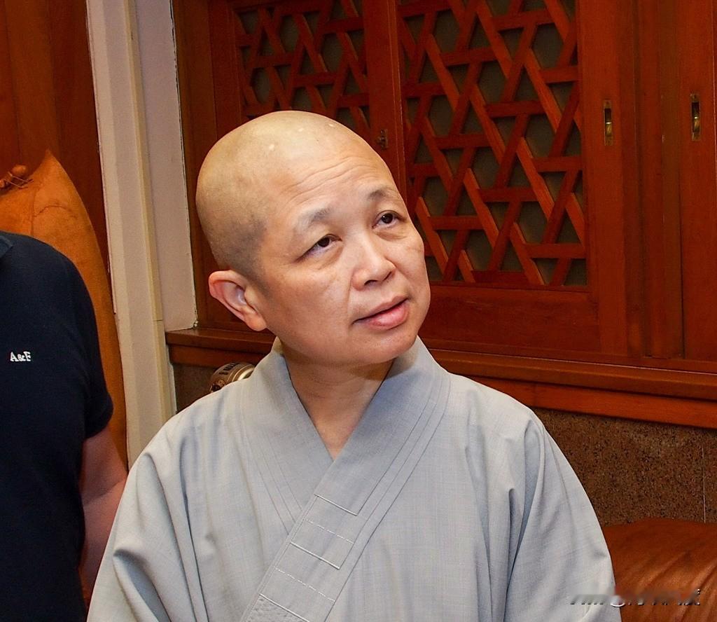 释昭慧要告第三人，游淑慧！
因配合赖清德当局出演“拒领一万元”大戏，被谢寒冰批评