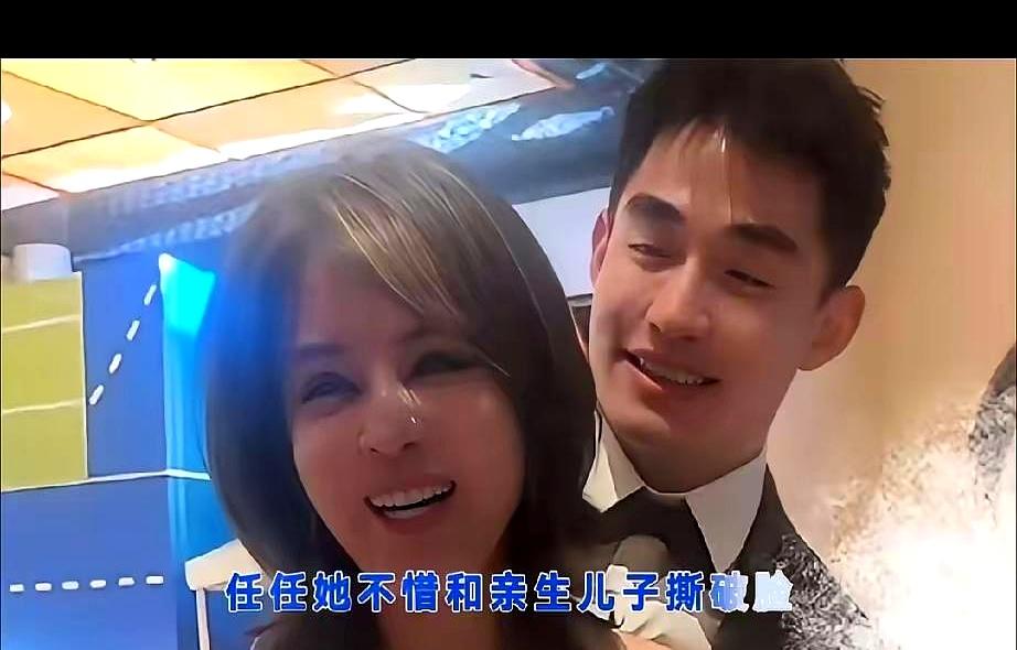 当于会长给小儿子停了游戏卡时，风向瞬间变了。
大儿子和小儿子站到一起，追问：钱怎