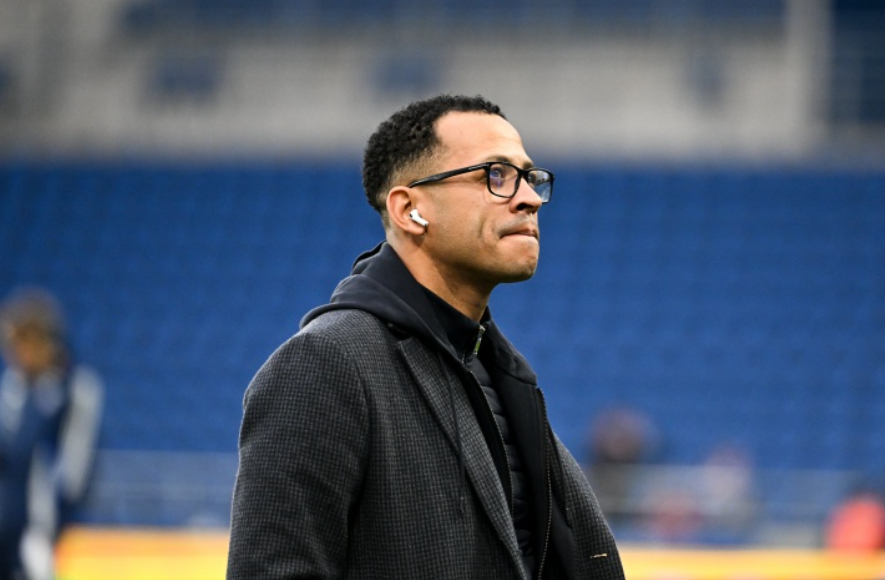 据知名记者罗马诺报道，罗塞尼尔抵达伦敦，预计本周出任切尔西主帅。切尔西主帅马雷斯