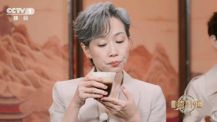 酱油配咖啡竟然有点好喝四川德阳的酱油咖啡真的打开味蕾新世界，醇厚酱香裹挟着咖啡香