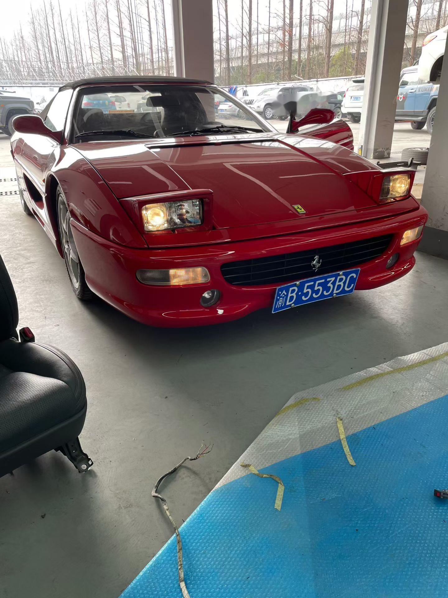 有路权的法拉利F355不多见吧？