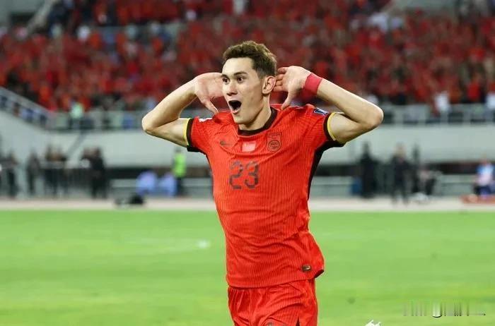 看到这粒进球，很多泰山队球迷又要开始埋怨俱乐部将拜合拉木掉了，这种想法其实真有点